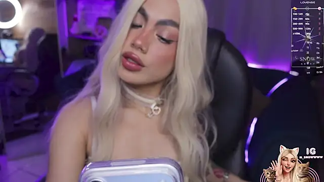 Snapshot of Miila_snow chatting on 02-16-26, 08:05 Miila snow online show from 02-16-26, 08:05