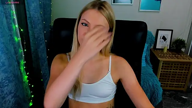 KatherineePierce online show from 09-14-25, 01:54