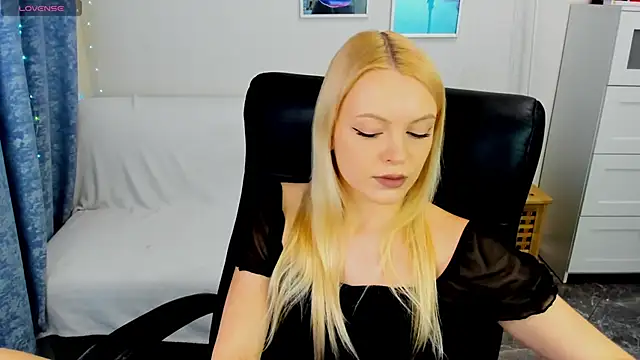 KatherineePierce online show from 04-11-26, 04:33