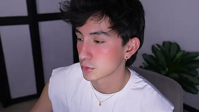 sweettaaron01 online show from 06-26-26, 11:20