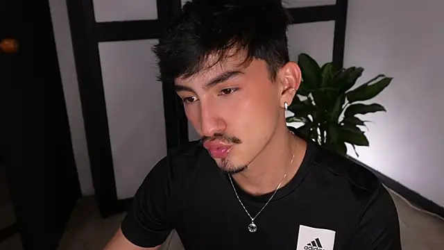 sweettaaron01 online show from 07-20-26, 11:18