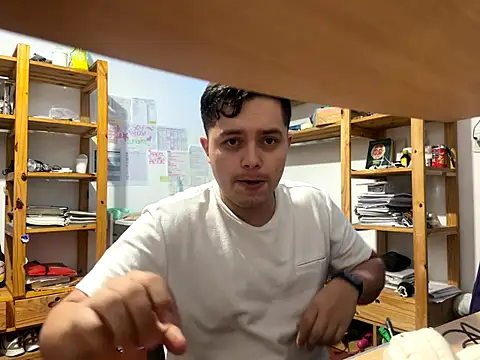 Snapshot of Haustin202 chatting on 09-19-25, 12:23 Haustin202 online show from 09-19-25, 12:23