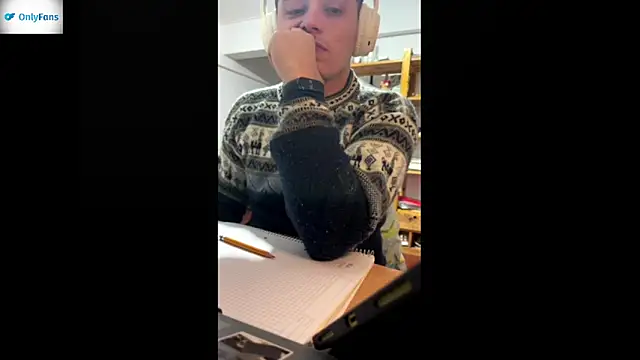 Snapshot of Haustin202 chatting on 10-28-25, 01:20 Haustin202 online show from 10-28-25, 01:20