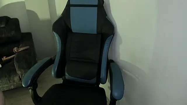 Snapshot of Scarbadgirl_ chatting on 10-15-25, 03:17 Scarbadgirl online show from 10-15-25, 03:17