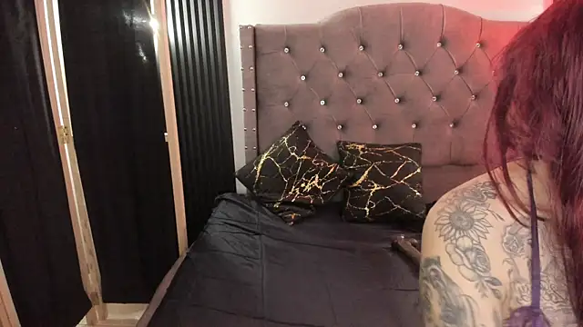 Scarbadgirl  online show from 06-30-26, 04:02