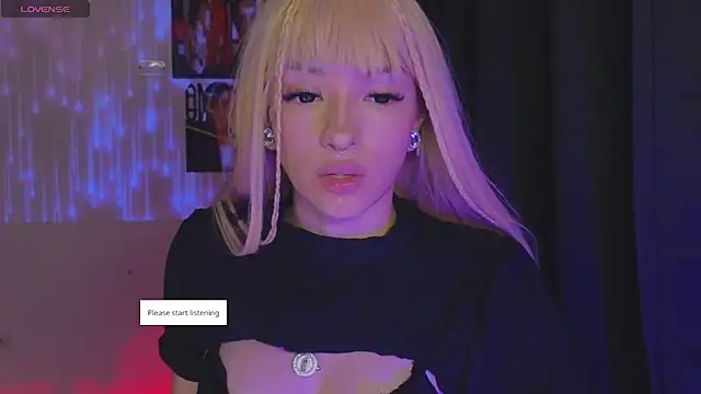 Snapshot of Moonlightt_21 chatting on 04-11-26, 01:43 Moonlightt 21 online show from 04-11-26, 01:43