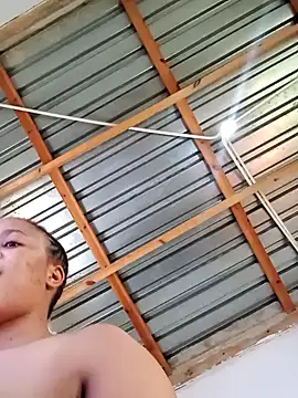 Snapshot of HugeTitisxx chatting on 10-02-25, 09:05 HugeTitisxx online show from 10-02-25, 09:05