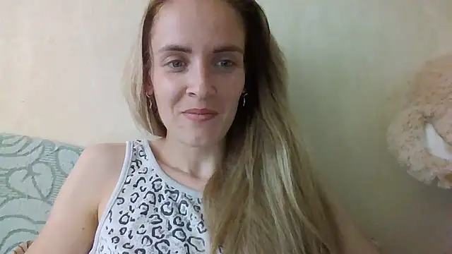 JayeTyler online show from 06-18-26, 07:41