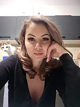 Snapshot of SeductiveMom chatting on 01-13-25, 03:45 SeductiveMom online show from 01-13-25, 03:45