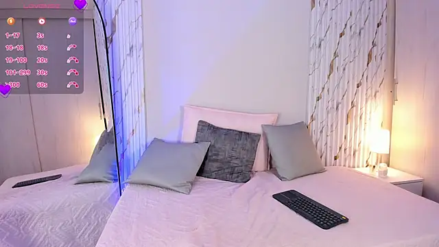 Snapshot of MissVioleet_ chatting on 10-09-25, 05:22 MissVioleet online show from 10-09-25, 05:22