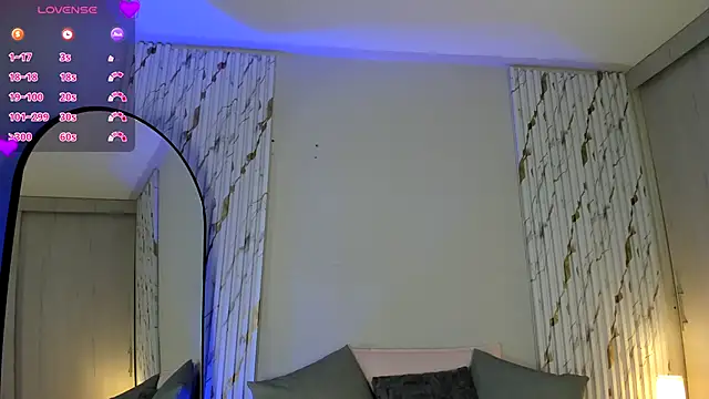 Snapshot of MissVioleet_ chatting on 10-10-25, 05:01 MissVioleet online show from 10-10-25, 05:01