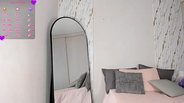 MissVioleet  online show from 04-15-26, 05:20