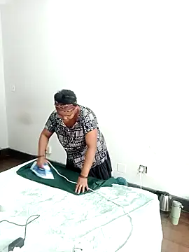 ShySexyBaddiexx online show from 09-24-25, 10:29