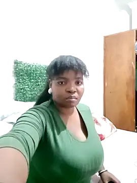 ShySexyBaddiexx online show from 10-19-25, 12:55