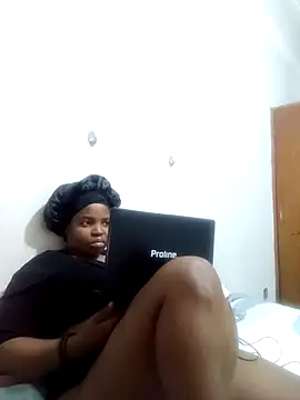 ShySexyBaddiexx online show from 10-23-25, 07:23