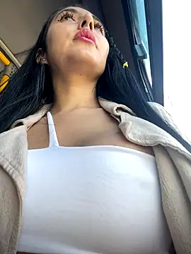 Snapshot of oh_nina chatting on 09-28-25, 09:20 oh nina online show from 09-28-25, 09:20