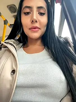 Snapshot of oh_nina chatting on 10-16-25, 10:11 oh nina online show from 10-16-25, 10:11