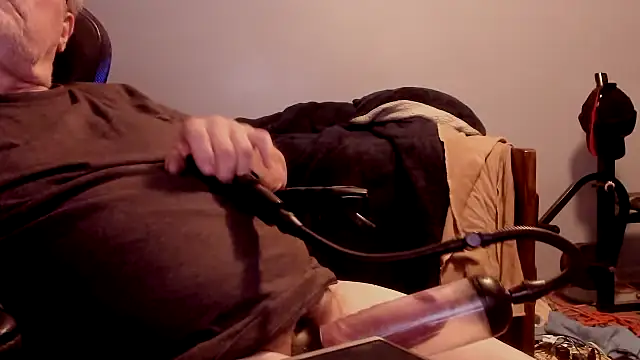 jimboaza123 online show from 10-04-25, 01:36