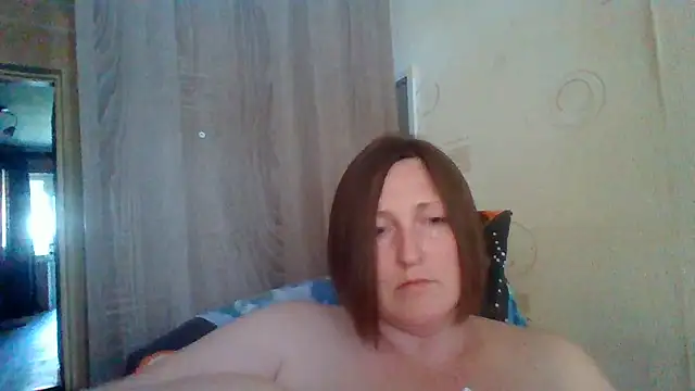 Snapshot of AllaSowinskaya chatting on 07-02-26, 06:41 AllaSowinskaya online show from 07-02-26, 06:41