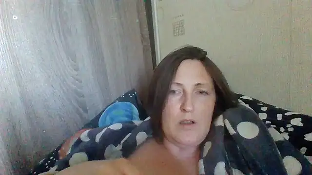 Snapshot of AllaSowinskaya chatting on 07-06-26, 01:52 AllaSowinskaya online show from 07-06-26, 01:52