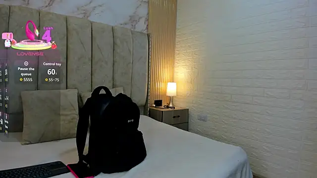 kiarazafira online show from 09-18-25, 10:17