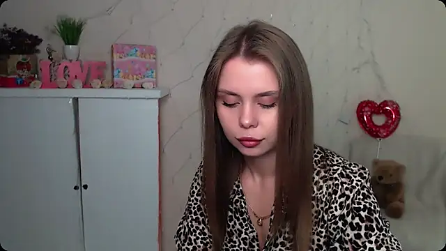 Snapshot of OceanicDawn chatting on 09-16-25, 06:47 OceanicDawn online show from 09-16-25, 06:47