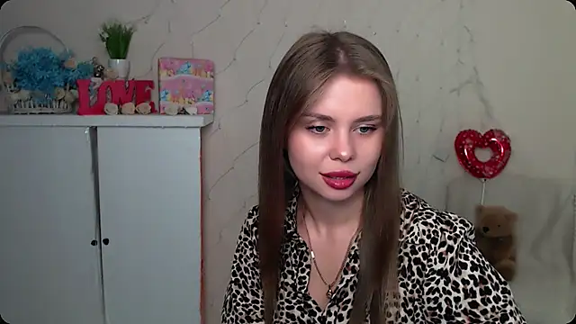 Snapshot of OceanicDawn chatting on 09-22-25, 06:26 OceanicDawn online show from 09-22-25, 06:26