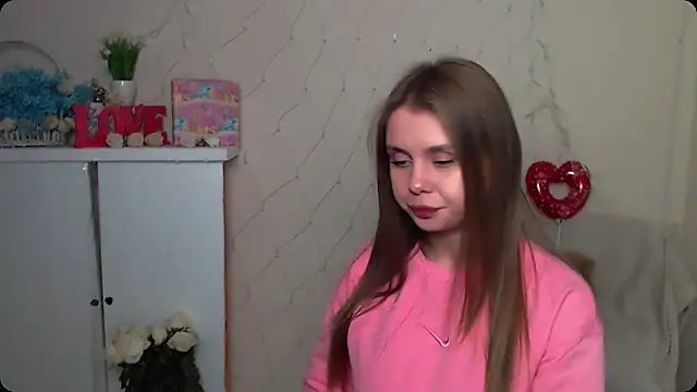 Snapshot of OceanicDawn chatting on 10-01-25, 10:43 OceanicDawn online show from 10-01-25, 10:43