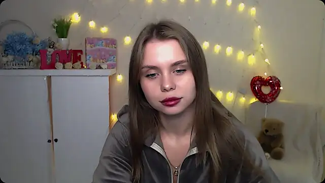 Snapshot of OceanicDawn chatting on 10-06-25, 07:39 OceanicDawn online show from 10-06-25, 07:39