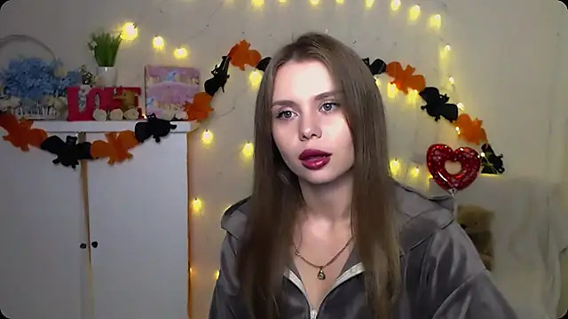 Snapshot of OceanicDawn chatting on 10-09-25, 05:49 OceanicDawn online show from 10-09-25, 05:49