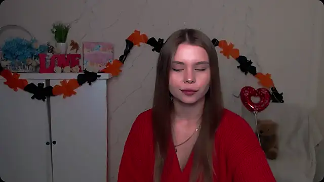 Snapshot of OceanicDawn chatting on 10-27-25, 07:12 OceanicDawn online show from 10-27-25, 07:12