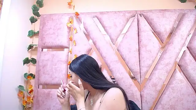 Snapshot of Issabela_Mackey_ chatting on 11-16-25, 04:40 Issabela Mackey online show from 11-16-25, 04:40