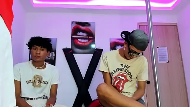 Snapshot of TWINKS_FRIENDS chatting on 10-24-25, 07:27 TWINKS FRIENDS online show from 10-24-25, 07:27