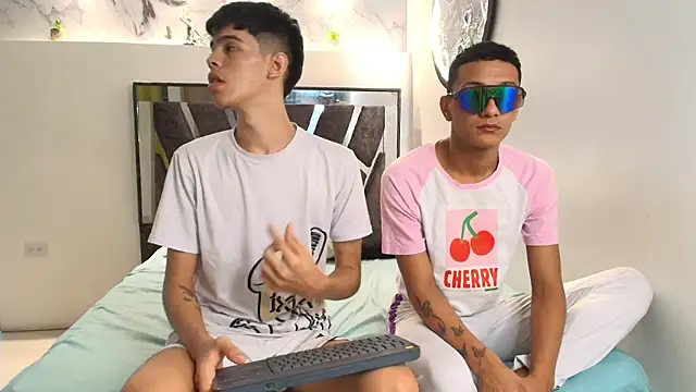 Snapshot of TWINKS_FRIENDS chatting on 11-12-25, 07:31 TWINKS FRIENDS online show from 11-12-25, 07:31