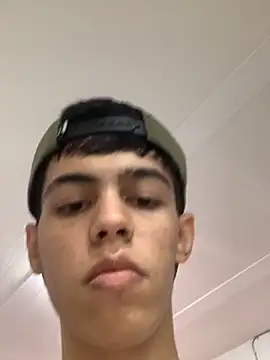 Snapshot of TWINKS_FRIENDS chatting on 11-20-25, 01:39 TWINKS FRIENDS online show from 11-20-25, 01:39