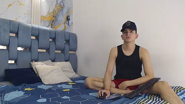 TWINKS FRIENDS online show from 04-02-26, 01:31