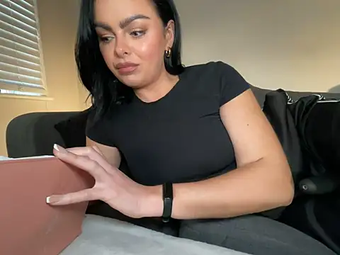 FrancescaXO online show from 04-21-26, 06:55