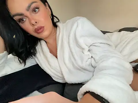 Snapshot of FrancescaXO chatting on 05-08-26, 11:04 FrancescaXO online show from 05-08-26, 11:04