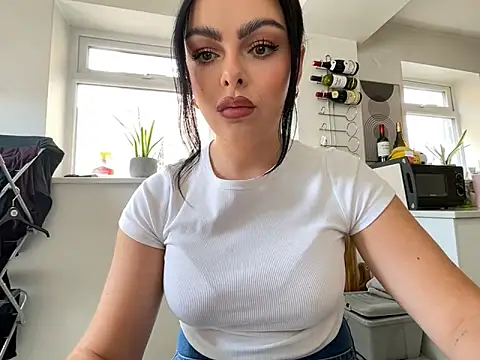Snapshot of FrancescaXO chatting on 06-04-26, 12:55 FrancescaXO online show from 06-04-26, 12:55