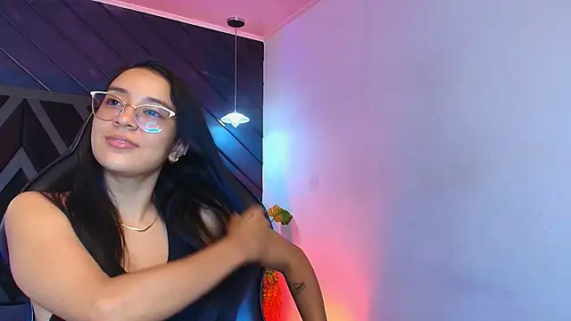 zoe martins  online show from 04-18-26, 05:28