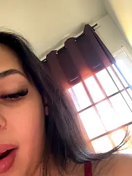 jujuarantes  2025 online show from 11-21-25, 04:38