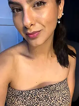 Snapshot of chicachocolate01 chatting on 11-13-25, 01:37 chicachocolate01 online show from 11-13-25, 01:37