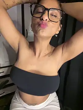 Snapshot of chicachocolate01 chatting on 11-14-25, 03:38 chicachocolate01 online show from 11-14-25, 03:38