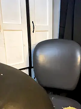 Snapshot of chicachocolate01 chatting on 11-23-25, 07:19 chicachocolate01 online show from 11-23-25, 07:19