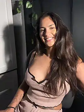 chicachocolate01 online show from 01-12-26, 06:57