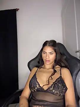 Snapshot of chicachocolate01 chatting on 06-02-26, 01:51 chicachocolate01 online show from 06-02-26, 01:51