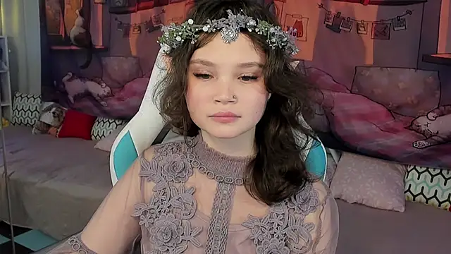 EmilyChaves online show from 10-30-25, 06:37