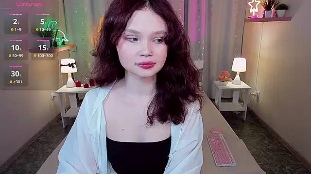 Snapshot of EmilyChaves chatting on 06-02-26, 06:48 EmilyChaves online show from 06-02-26, 06:48