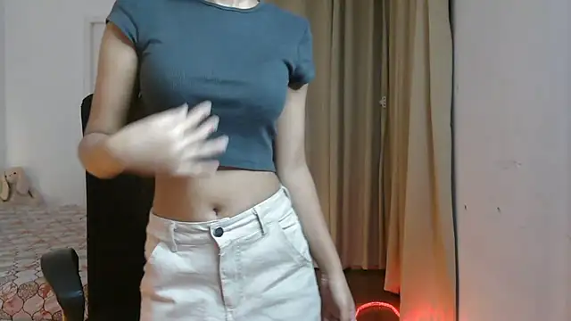 Snapshot of Mini_Meera chatting on 07-17-26, 04:45 Mini Meera online show from 07-17-26, 04:45