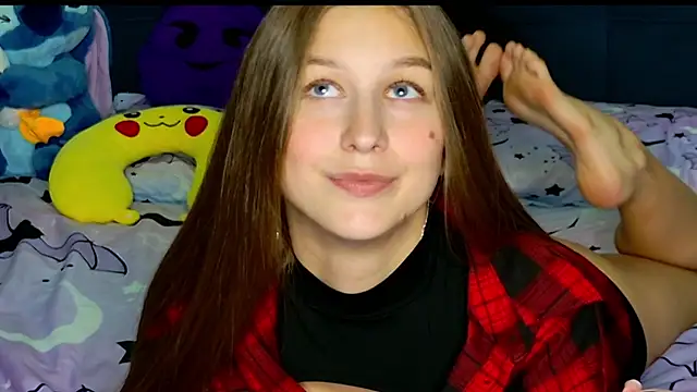 MissEmilyMiller online show from 11-18-25, 05:39